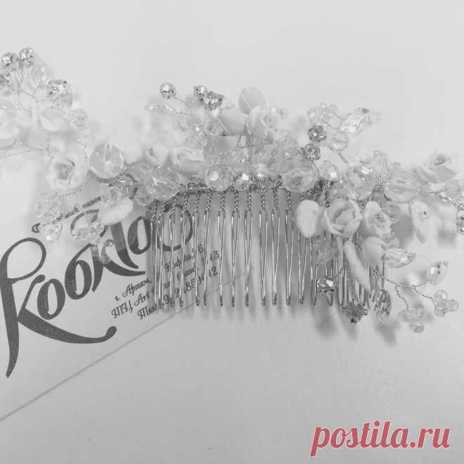 Новинки гребешков ручной работы от нашего дизайнера Татьяны 😍😍😍😍😍😍😍 Каждая бусинка, стразинка скручивается в ручную для того, чтобы Вы наши дорогие невесты были самыми красивыми 😊 #невеста #невеста2015 #невестаартем #невеставладивосток #свадба #свадьба2015 #свадьбаартем #свадьбавладивосток #свадебныйдень #свадебныйбукет #свадебнаяшубка #свадебноеплатье #свадебныйдекор #свадебныйсалон #свадебноеоформление @weddywood @wedding @svadba