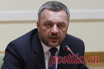 Россия начала розыск бывшего генпрокурора Украины. МВД России объявило в розыск бывшего генпрокурора Украины Олега Махницкого по уголовной статье. Он разыскивается в связи с заочным обвинением, предъявленным ему СКР, в совершении преступлений против мирных жителей Донбасса. Также к уголовной ответственности заочно привлечены председатели ГПС и СНБО.