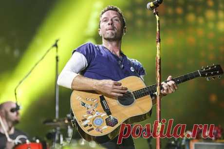 Вокалист Coldplay скопировал необычную привычку своей экс-супруги Пэлтроу. 46-летний британский музыкант, вокалист группы Coldplay Крис Мартин в беседе с телеведущим Конаном О'Брайеном рассказал о необычной привычке, которую фактически скопировал у своей экс-супруги — актрисы Гвинет Пэлтроу. Крис Мартин признался, что больше не ужинает из-за интервального голодания.