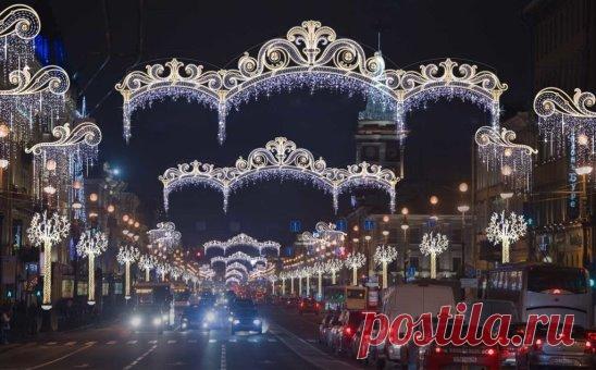 В Санкт-Петербурге включили праздничную иллюминацию. Невский проспект. Красота!