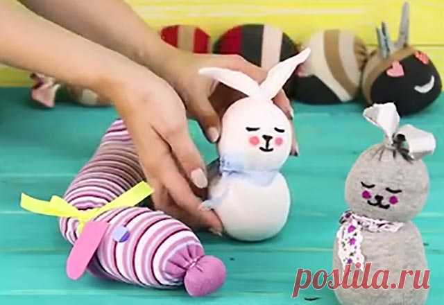 Поделки из носков ✂(зайчик, собачка, кукла, гусеница, снеговик) - 9 идей