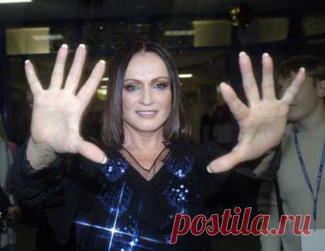 «БЕЗГОЛОСАЯ КУРИЦА» - СОФИЯ РОТАРУ | Это интересно!