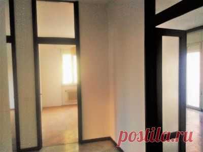 Quadrilocale via San Lorenzo 17, Valdagno | 4 locali | 100 m² VALDAGNO ampio TRICAMERE in zona centrale, comodo ai negozi e ai servizi, al piano secondo con 2 pog...