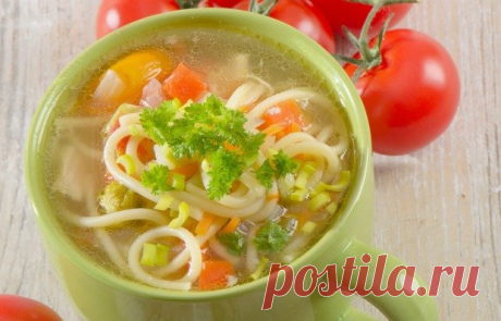 Вермишелевый суп с овощами - KitchenMag.ru Существует множество классических рецептов, которые выручат вас в любой ситуации. Например, такой простой, но очень вкусный вермишелевый суп с овощами.