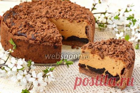 Карамельный сырник с черносливом  Карамельный сырник 
Предлагаю приготовить очень вкусный и красивый сырник — карамельный сырник с черносливом. Готовится такой сырник довольно легко и просто — его сможет приготовить даже начинающая хозяйка. Если чернослив попался мягкий — можете его не замачивать в кипятке перед выкладыванием на тесто. 
Обязательно охладите сырник до полного остывания перед нарезкой. А лучше — оставьте готовый сырник в холодильнике после выпечки на 12 часо...