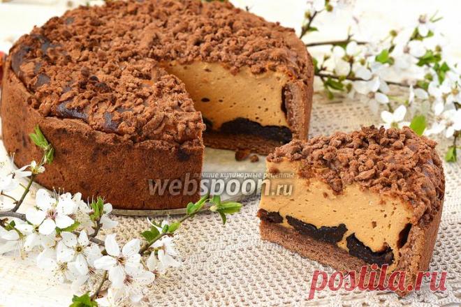 Карамельный сырник с черносливом  Карамельный сырник 
Предлагаю приготовить очень вкусный и красивый сырник — карамельный сырник с черносливом. Готовится такой сырник довольно легко и просто — его сможет приготовить даже начинающая хозяйка. Если чернослив попался мягкий — можете его не замачивать в кипятке перед выкладыванием на тесто. 
Обязательно охладите сырник до полного остывания перед нарезкой. А лучше — оставьте готовый сырник в холодильнике после выпечки на 12 часо...