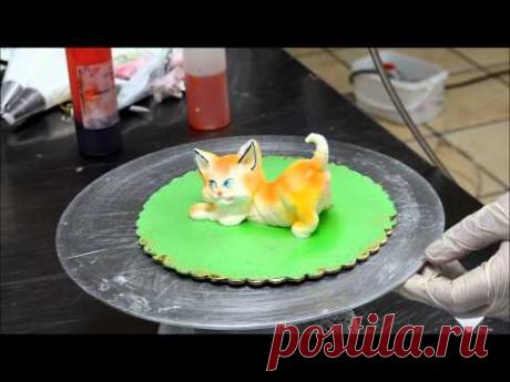 Decorating Cat from Cream - Whipped cream Cat - Eatable Cat in icing