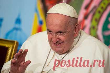 Папа Римский назвал условие для мира на Украине. Мира в конфликте на Украине можно достигнуть только при контакте Москвы и Киева. Такое условие назвал Папа Римский Франциск. «Мира можно будет достигнуть тогда, когда [Россия и Украина] смогут говорить друг с другом или через кого-то еще», — высказался понтифик. Он назвал текущий конфликт политической проблемой.