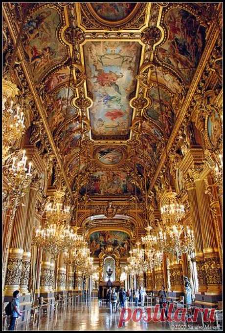 The Hall of Mirrors at Chateau Versailles, France.....this is what it looks like in the WINTER...no one is there!! Awesome!! / Зеркальный зал в Шато Версаль, Франция.....вот как это выглядит зимой...никого нет!! Потрясающе!!  |   Pinterest: Discover and save creative ideas