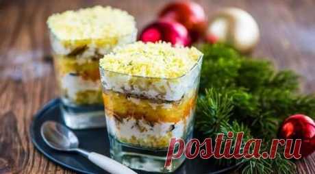 Самые лучшие рецепты салатов со шпротами - Четыре вкуса - Медиаплатформа МирТесен Чаще всего шпроты используются для бутербродов, ставших уже практически традиционной закуской праздничного стола. Но с этими консервами можно приготовить еще и вкусные салаты, рецептами которых мы с вами с удовольствием поделимся. В кулинарную копилку Вкусные, всесезонные, легкие и быстрые в - 27 июля - 43289015953 - Медиаплатформа МирТесен
