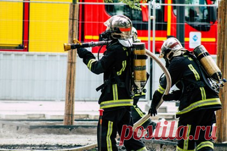 На французской АЭС произошел пожар. В ночь с пятницы на субботу на расположенной в центральной части Франции атомной электростанции «Шинон» произошел пожар. Сообщается, что возгорание произошло в третьем энергоблоке. Система пожаротушения сработала своевременно, опасности для населения и окружающей среды нет.