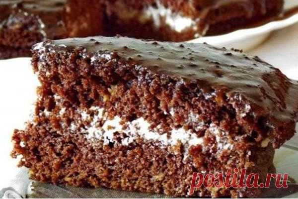 Шоколадный торт «Южная ночь» - КУХНЯ МИРА 
 
 
 Тортик очень вкусный и простой в приготовлении. Приготовьте, родным понравится! Ингредиенты: 300 г муки; 2 яйца; 200 г сахара; 150 г масла; 10 г разрыхлителя; 0,5 чайной лодки соды; 1 столовая ложка уксуса; 1 стакан молока; 70 г какао-порошка. Приготовление шоколадного торта Южная ночь 
 
 
 
 
 
 
 
 […]