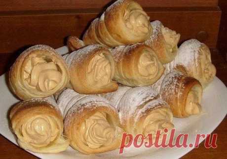 Самые вкусные рецепты: Домашние слоеные трубочки с кремом