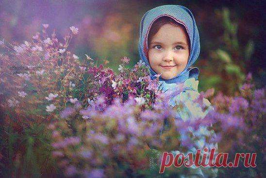 Дочь спросила мать: 
— Какая самая легкая ноша? 
— Совесть. 
— А самая тяжелая? 
— Тоже совесть. 
— Как это может быть? — удивилась дочь. 
— Все зависит от того, чистая совесть или грязная.