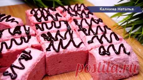 Беру стакан любых ягод , РАЗ ДВА и Вкусняшка к чаю готова. Конфетки просто объедение