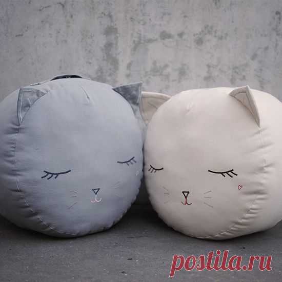 Подушки-кошки / Подушки /