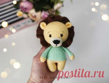 PDF Львёнок крючком. FREE crochet pattern; Аmigurumi animal patterns. Амигуруми схемы и описания на русском. Вязаные игрушки и поделки своими руками #amimore - лев, маленький львенок, котик, кот, кошечка, кошка, котенок.