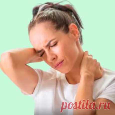 Напряжение в шее: что делать?
Шея напряжена, голова с трудом двигается, а мышцы спины и плеч порой невыносимо болят. Первым побуждением многих из пострадавших: вернуться в постель, успокоиться, просто не двигаться. Однако обычно это еще больше ухудшает симптомы.