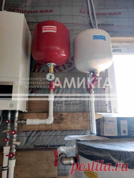 На фото - подключение к газовому котлу полипропиленовых труб с установкой фильтров и латунных шаровых кранов #амикта #отопление #монтаж . Газовая котельная монтаж - https://amikta.ru/otoplenie/gazovaya-kotelnaya/montazh-kotelnuh/