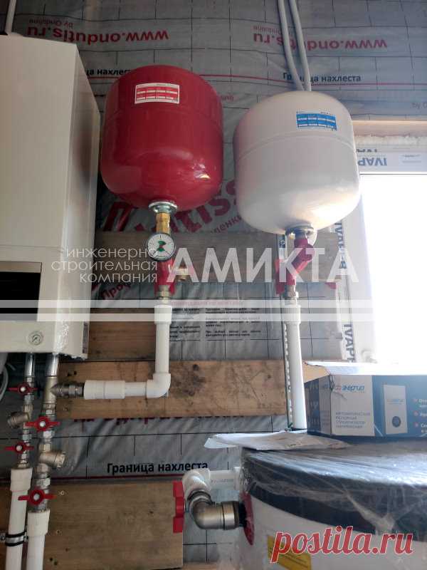 На фото - подключение к газовому котлу полипропиленовых труб с установкой фильтров и латунных шаровых кранов #амикта #отопление #монтаж . Газовая котельная монтаж - https://amikta.ru/otoplenie/gazovaya-kotelnaya/montazh-kotelnuh/