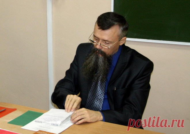 О лекции во время стрельбы, самообладании и стеклянных дверях
Новые веяния всегда отменяют, критикуют и высмеивают старые нормы. Когда-то было круто иметь выдержку и самообладание. Нынче в моде рефлексия и самокопание. Общественность спорит: герой или преступник профессор Сыромятников, который во время стрельбы запер дверь и продолжил читать лекцию испуганным студентам. Профессор Сыромятников....
Читай пост далее на сайте. Жми ⏫ссылку выше
