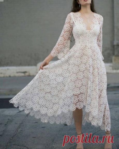 Нежное платье из мотивов крючком