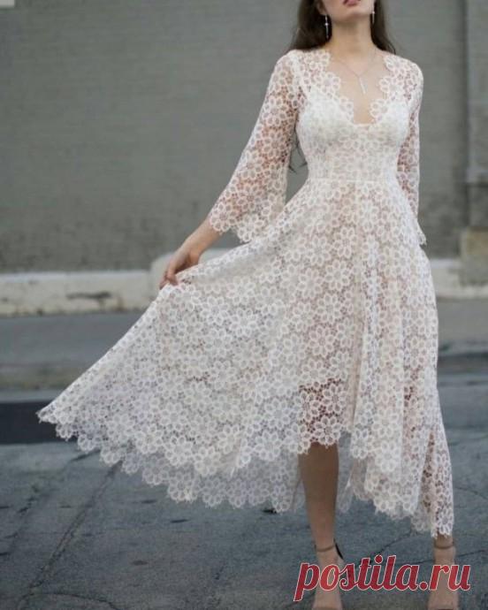 Нежное платье из мотивов крючком