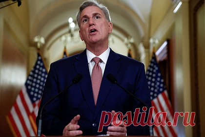 Парламентарий из США отказался от приглашения Зеленского приехать на Украину. Спикер Палаты представителей Конгресса США Кевин Маккарти отказался от поездки на Украину по приглашению президента страны Владимира Зеленского. Глава государства пригласил республиканца Маккарти посетить Украину, чтобы тот убедился в эффективности расходования выделяемых США средств на поддержку страны.