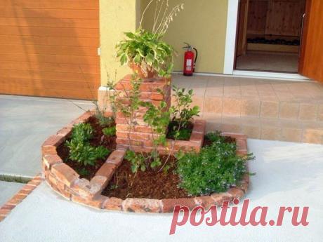 7 вещей, которые стоит держать в секрете Исследователь восточной культуры Вячеслав Рузов в своей статье обратился к опыту индийских мудрецов. Он рассуждает о том, что такое тайна и о чем на самом деле не стоит распространяться на публике. Первое, о чем не следует распространяться, — это свои далеко идущие планы. Помалкивайте до тех пор, пока эти планы не исполнятся. Любые наши идеи не только не идеальны, в них огромное количество слабых мест, по которым стоит лишь ударить — и все может…