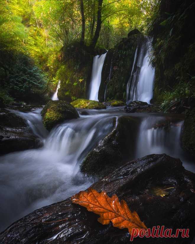 Pangeen Chasing waterfalls - Irish edition! .   Ireland (country) by Ｎｅｉｌ Ｔａｐｍａｎ