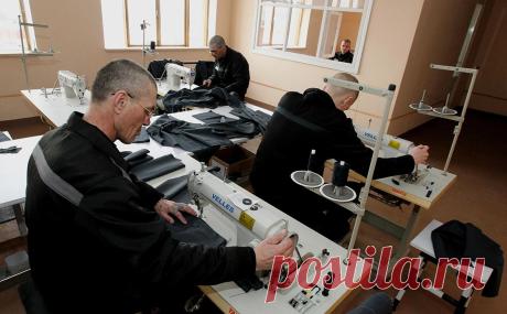 Минюст предложил разрешить осужденным иметь при себе очки. Минюст предложил разрешить всем категориям заключенных иметь при себе очки не в металлической оправе.
