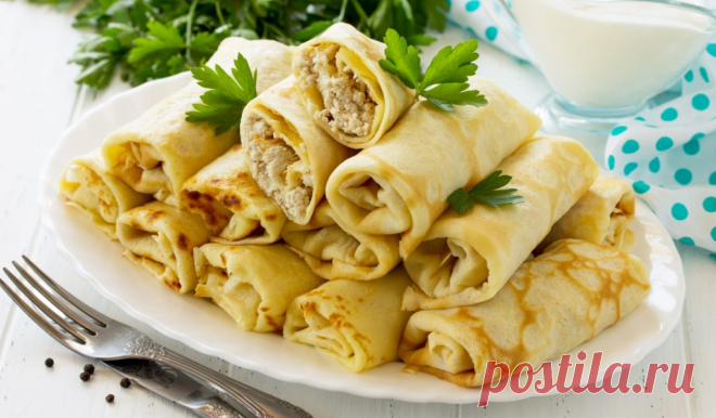 Блины с курицей и сыром — Лайфхакер Эта простая начинка понравится тем, кто любит несладкую сытную выпечку. Блины с курицей и сыром подойдут как для плотного завтрака, так и для обеда.