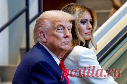 Трампа обвинили в очередном нарушении этикета из-за жены