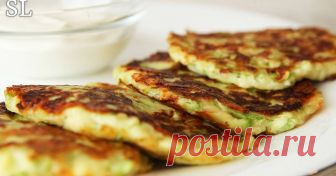 Кабачковые оладьи с сыром #ПП Автор рецепта Александра Васильева Кабачковые оладьи с сыром #ПП - пошаговый рецепт с фото. Потрясающие кабачковые оладьи с сыром покорят вас своим изумительным вкусом и простотой приготовления! 
