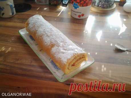 ЭТО ЕДЯТ В НОРВЕГИИ: RULLEKAKE (БИСКВИТНЫЙ РУЛЕТ) ИЛИ KARAMELLULADE (РУЛЕТ СО СЛИВКАМИ И КАРАМЕЛЬЮ).