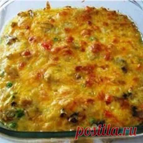 Рисовая запеканка с курицей, грибами и овощами