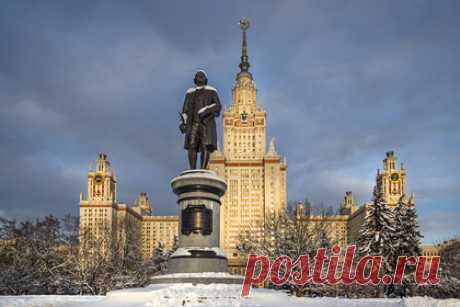 В МГУ раскрыли подробности первой сессии девятилетней студентки. Доктор психологических наук, декан факультета психологии МГУ имени Ломоносова, президент Российского психологического общества Юрий Зинченко раскрыл подробности первой сессии девятилетней студентки Алисы Тепляковой. По его словам, девочка сдает ее по индивидуальному плану.