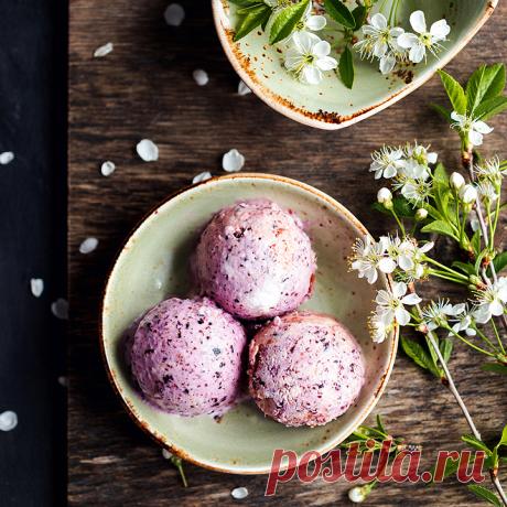 Домашнее сливочное мороженое с черникой и персиками - пошаговый рецепт с фото