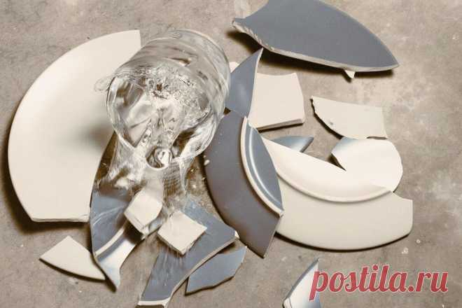 За какие ошибки не стоит ругать детей
В нашем советском детстве за ошибки ругали, за ошибки наказывали. Совершить ошибку, сделать что-то неправильно — это самый большой страх многих детей, которые сейчас выросли и передают его уже своим детям. Только несколько лет назад мне удалось пересмотреть свои взгляды на ошибки и начать воспринимать их как ценный опыт, а не как повод для самобичевания. […]
Читай дальше на сайте. Жми подробнее ➡