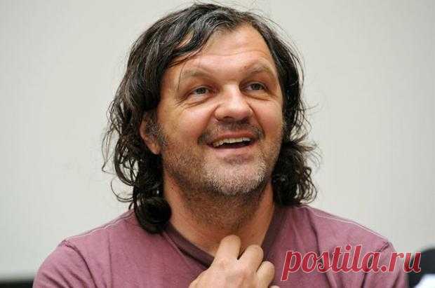 Эмир Кустурица отжался на сцене вместе со зрителями