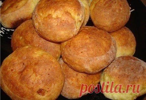 Сырники в духовке - Эфария Сырники получаются нежирными, так как не жарятся в масле. Время приготовления таких сырничков сводится к минимуму. По вкусу и внешнему виду напоминают маленькие сырные булочки. Ингредиенты: — творог — 0,5 кг — яйца — 2 шт. — манная крупа (манка) — 2 ст. л. — изюм — 100-200 г — соль, сахар — по вкусу