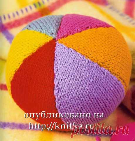 Вязаная игрушка – звенящий мячик Вязаные игрушки. Вязание спицами knitka.ru