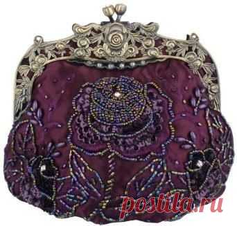 Расшитые бисером сумочки