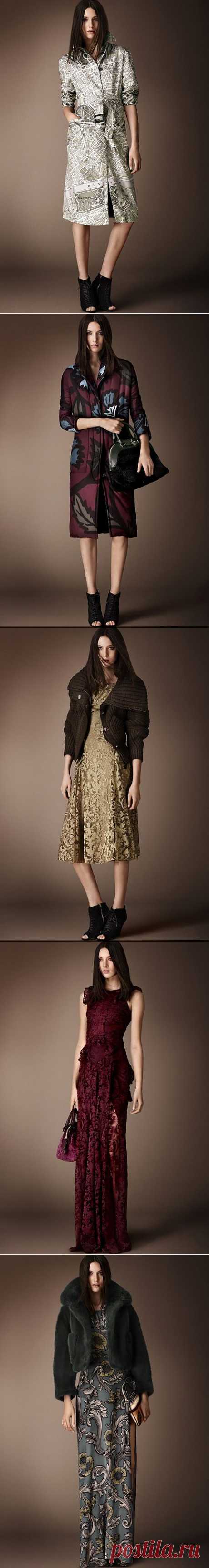 В основе новой коллекции Burberry Prorsum, созданной Кристофером Бэйли (Christopher Bailey), лежит идея текстуры материалов. Она нашла выражение в жаккардовых пальто с геометричными принтами из ткани, напоминающей попону, жакетах с вышивкой, выполненной в иглопробивной технике, шерстяных бомберах крупной вязки и полушубках с объемными меховыми рукавами.

Кроме верхней одежды, в коллекцию вошли разнообразные платья в осенних тонах – золотом, бордовом, черном, бронзовом - украшенные принтами