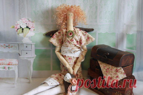 Карамельный ангел  тильда с элементами винтажного стиля, основан на выкройки ангела в стиле Джейн Остин.