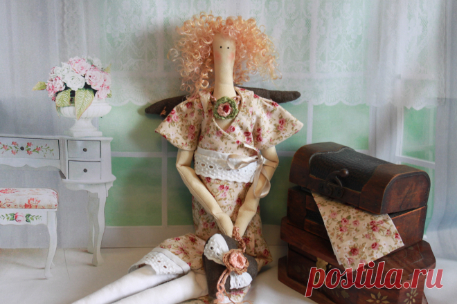 Карамельный ангел  тильда с элементами винтажного стиля, основан на выкройки ангела в стиле Джейн Остин.