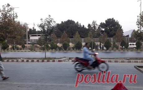 У посольства РФ в Кабуле после сообщений о стрельбе сохраняется спокойная обстановка. Движение не перекрыто, отметил корреспондент агентства