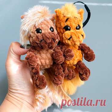 PDF Лошадка крючком. FREE crochet pattern; Аmigurumi toy patterns. Амигуруми схемы и описания на русском. Вязаные игрушки и поделки своими руками #amimore - плюшевая лошадь, маленькая лошадка из плюшевой пряжи, конь.