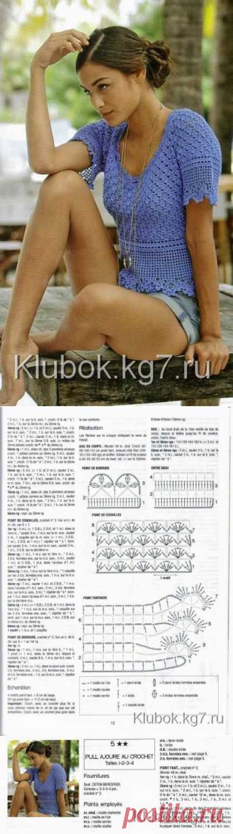 Голубая ажурная маечка крючком