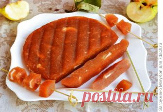 Яблочный сыр из Антоновки. Один недостаток - мгновенно заканчивается Друзья мои, знаю, что у многих в этом году яблочный бум, поэтому хочу поделиться необыкновенно вкусным яблочным рецептом))Яблочный сыр — это традиционное литовское рождественское угощение. Его готовят за пару месяцев до праздника, чтобы сыр успел созреть...